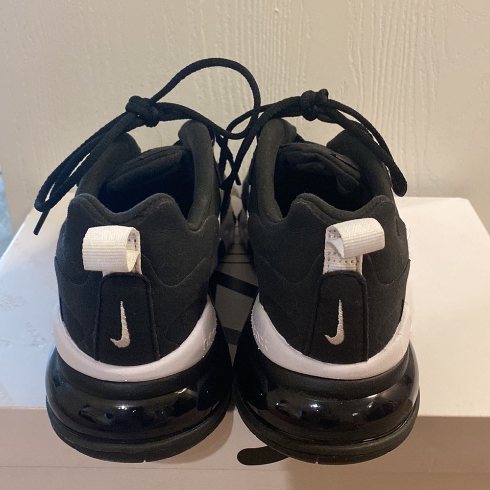 Nike 270 React - image 3